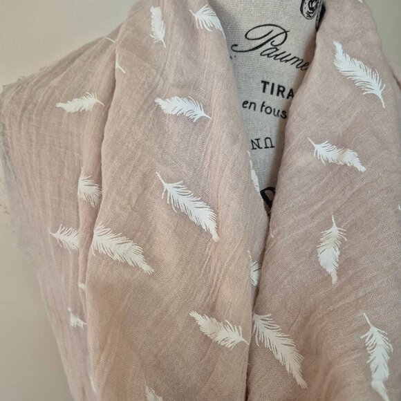 3/$25 scarf/wrap - Picture 4 of 6